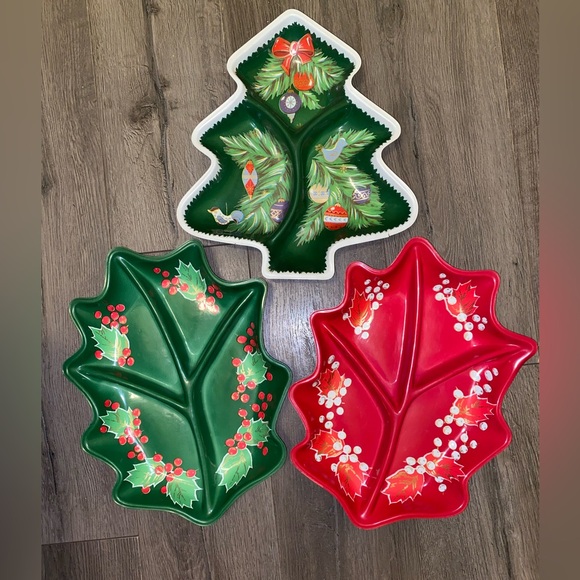 Vintage Christmas Plastic Divided Serving Cookie Dish Holly Tree - Picture 1 of 10